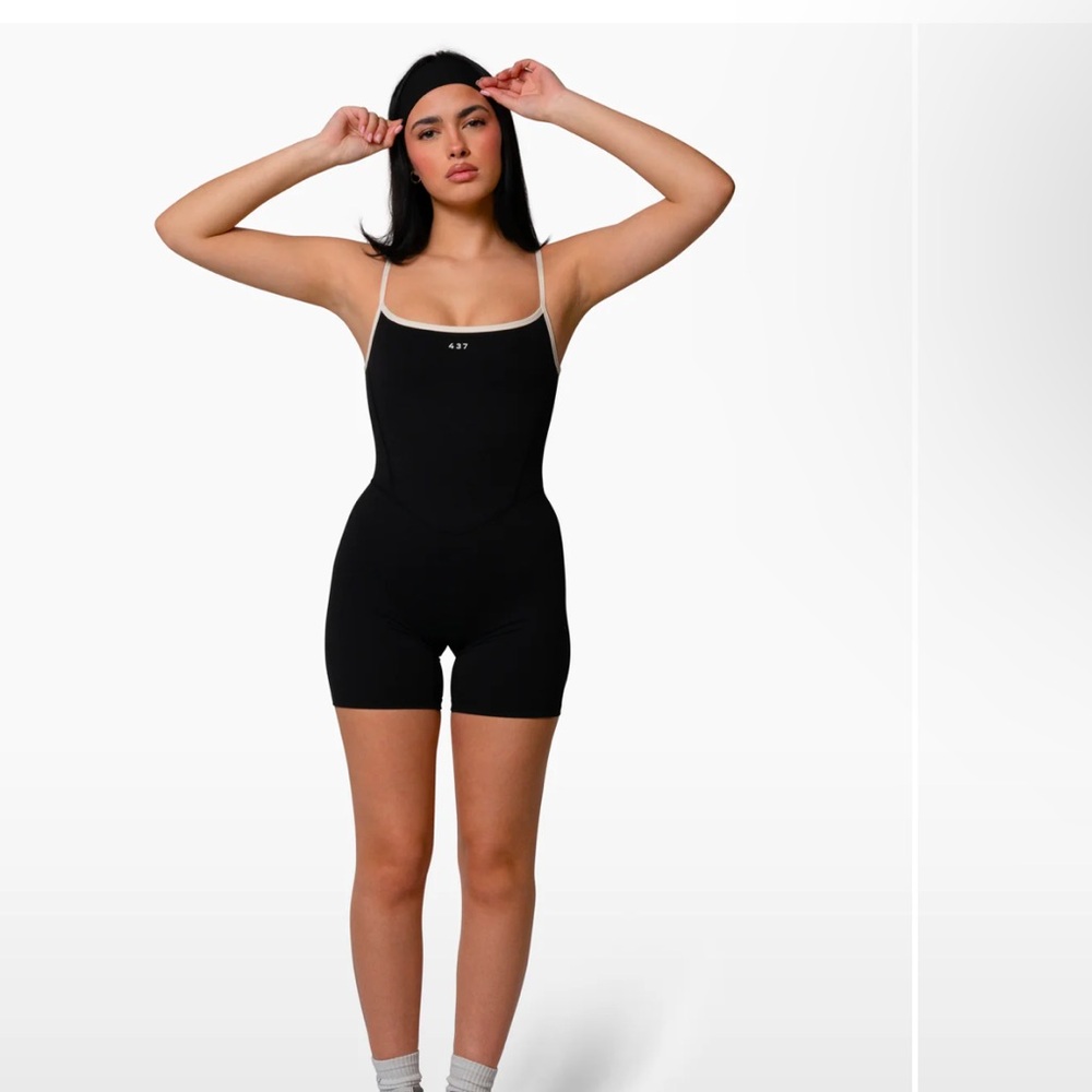 437 shorts onesie in Black, Size Small